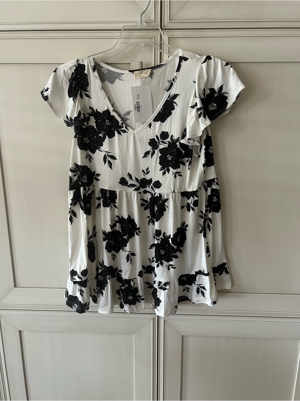Women’s White and Black Floral V-Neck Babydoll Top